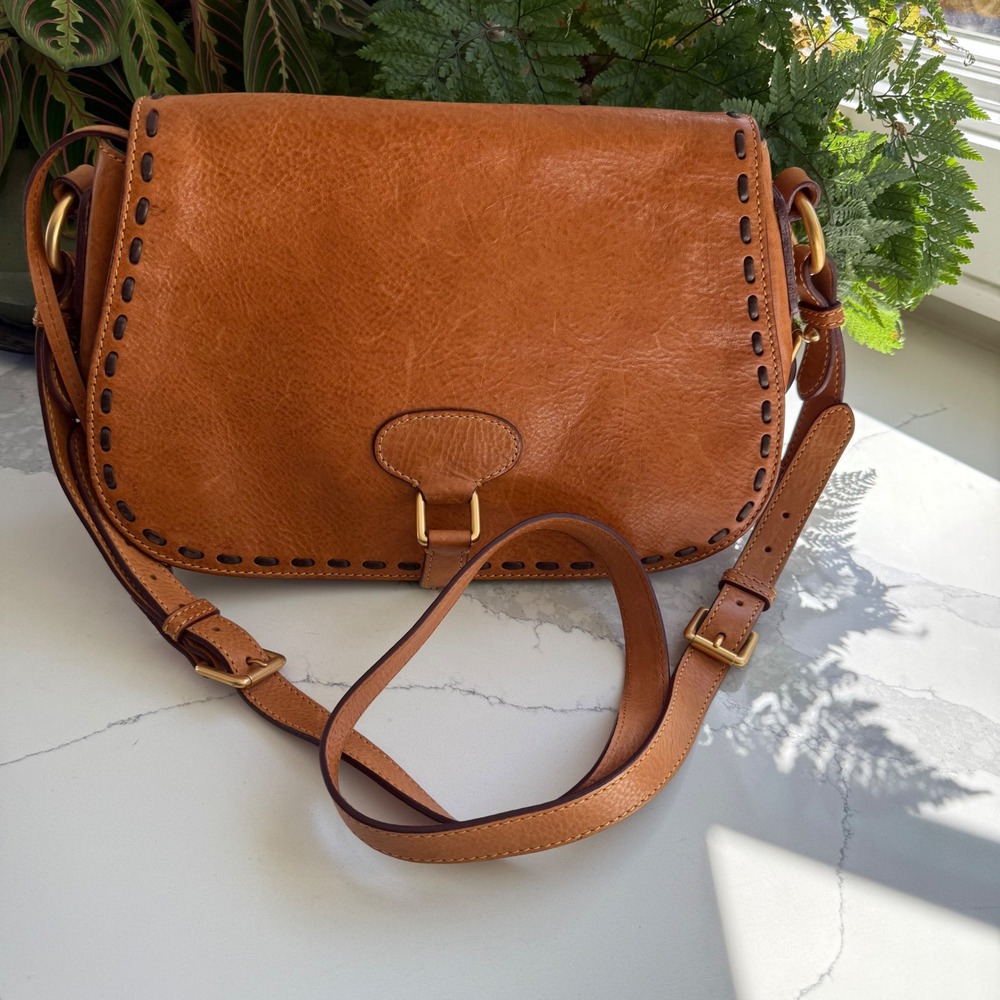 Dooney & Bourke Florentine Full Flap Adj Strap Whipstitch Leather Saddle Bag EUC